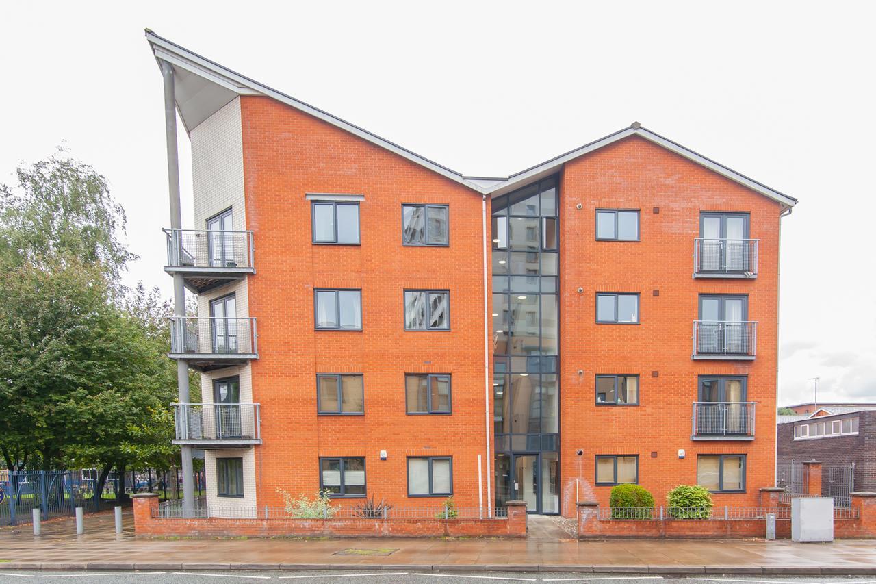 Rest & Recharge - Birley View Manchester Exterior foto